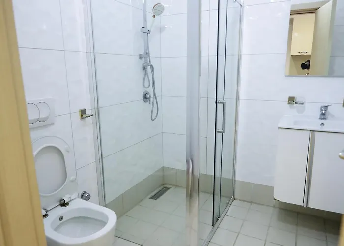 Fishta Q6 47 * Velipoje